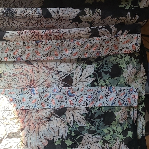 Band of Gipsies Border Print Long Kimono - Picture 10 of 13